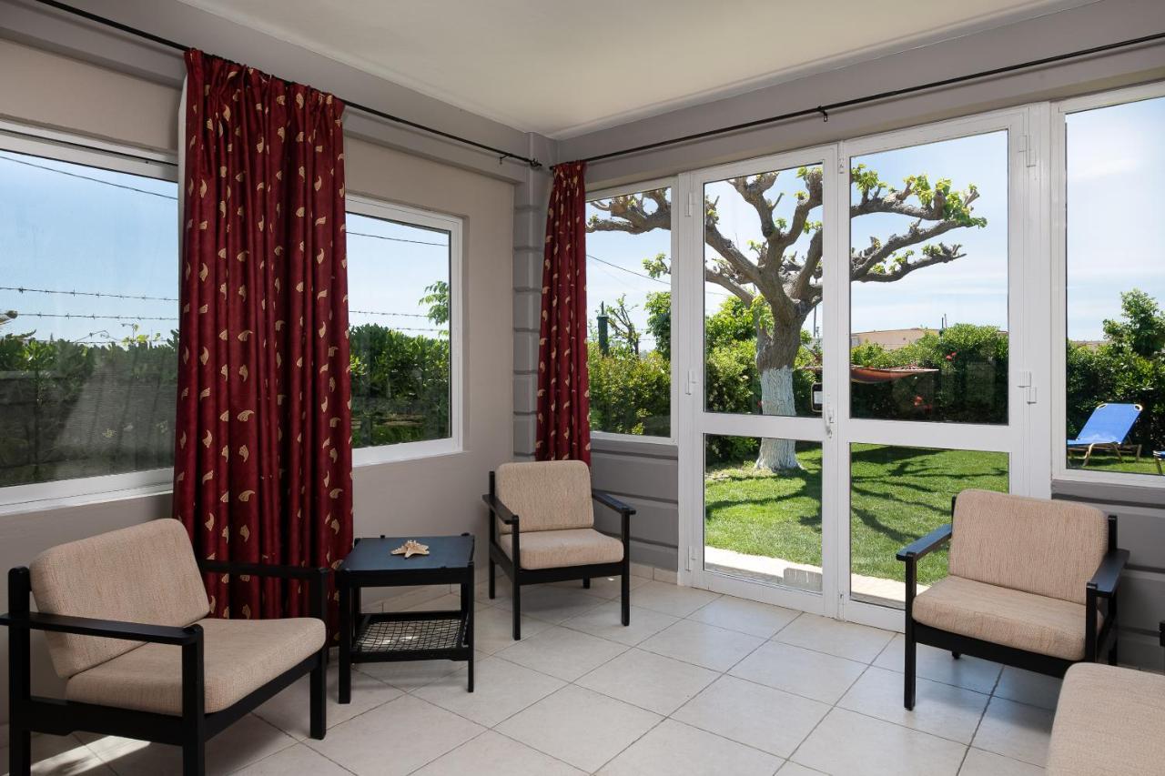 Petrakis Afrathias Garden House Villa Каламаки Екстериор снимка