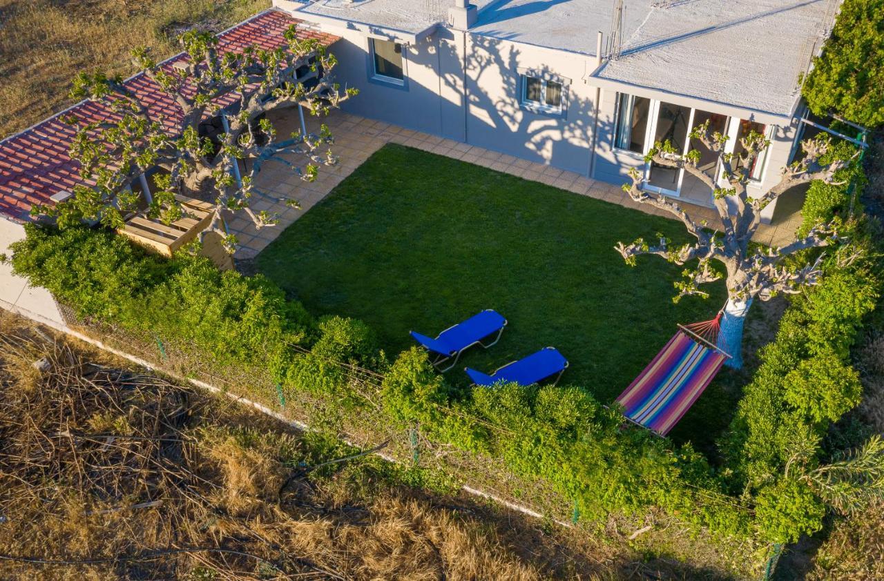 Petrakis Afrathias Garden House Villa Каламаки Екстериор снимка
