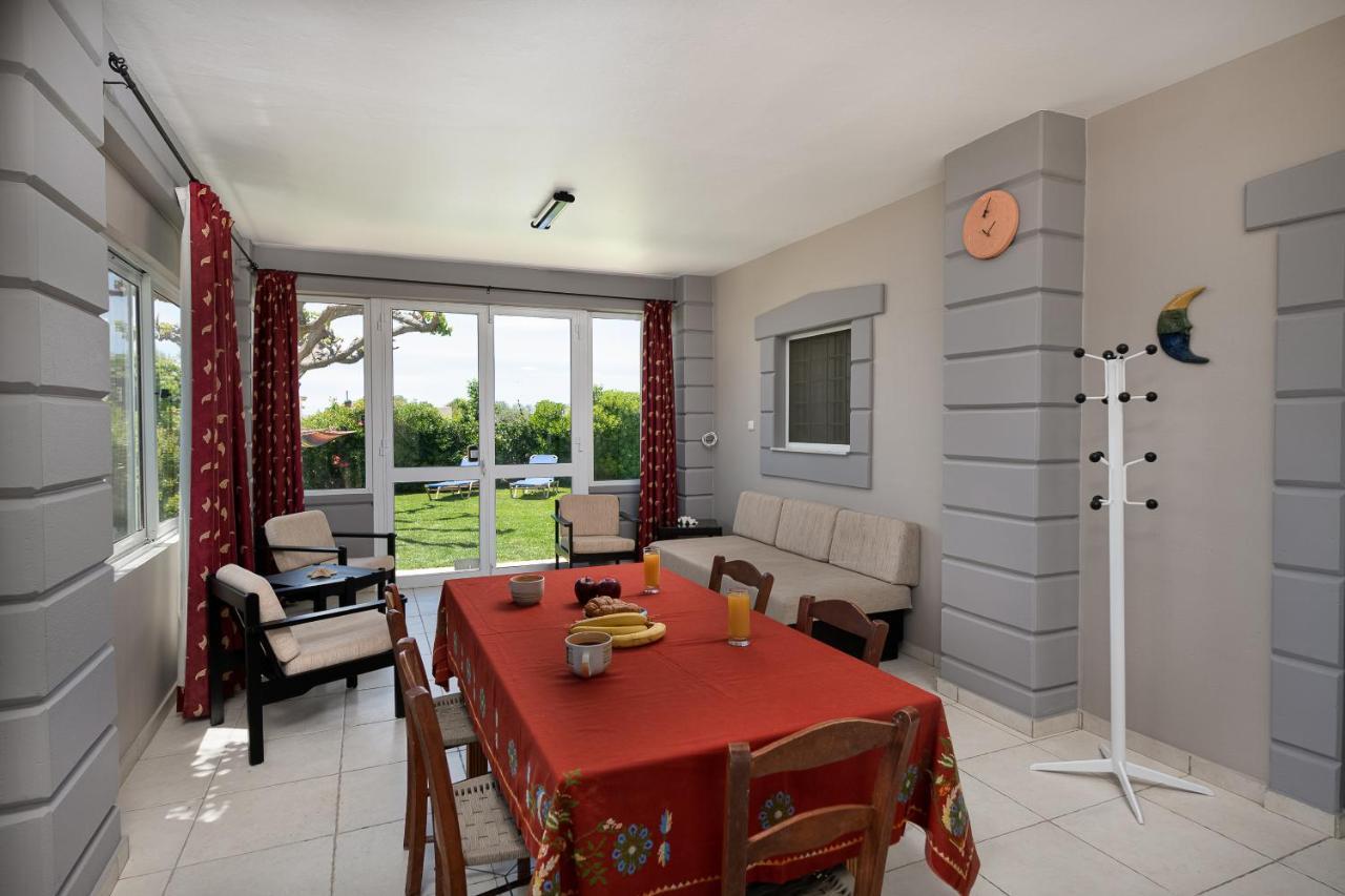 Petrakis Afrathias Garden House Villa Каламаки Екстериор снимка