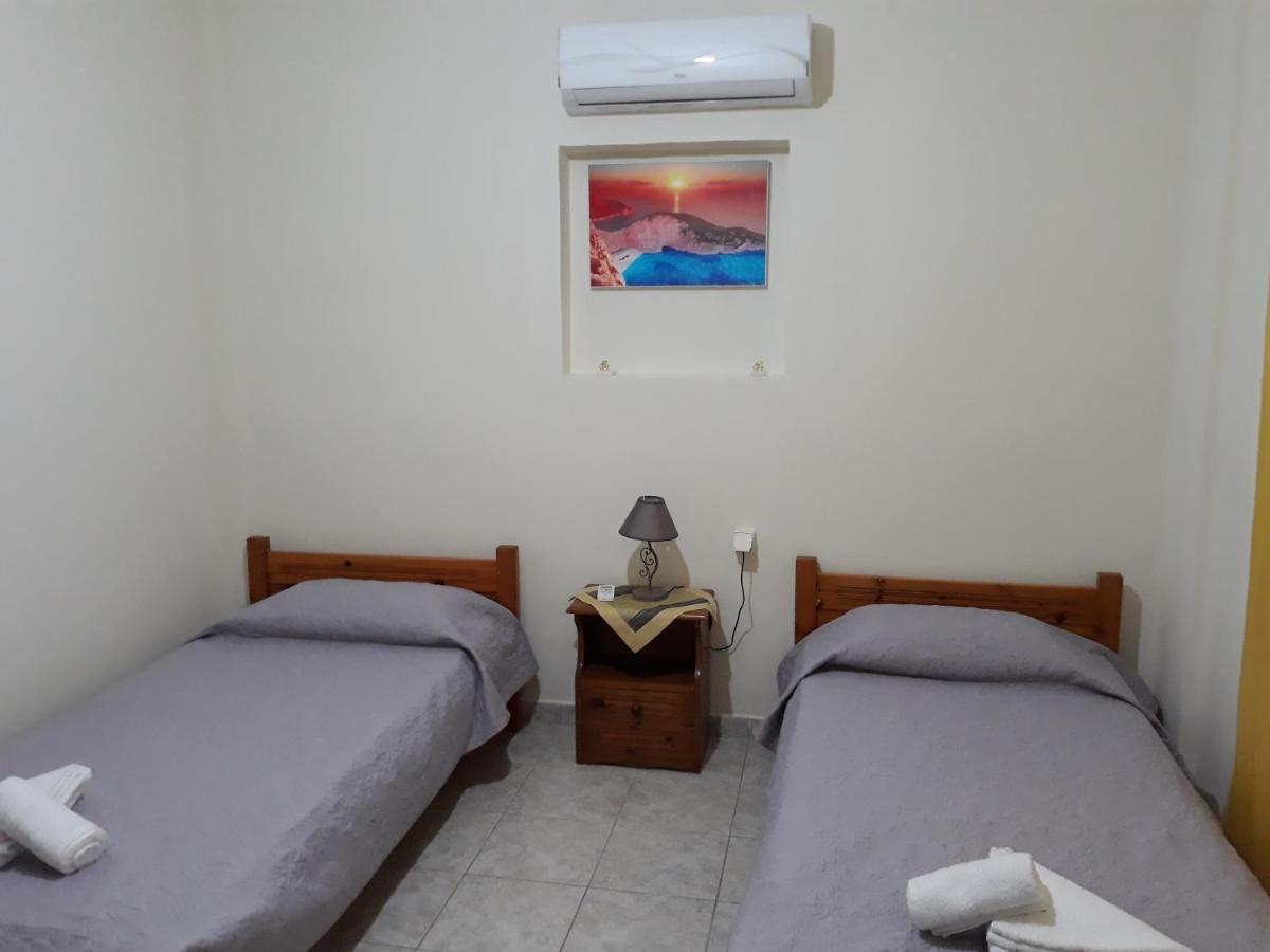 Petrakis Afrathias Garden House Villa Каламаки Екстериор снимка