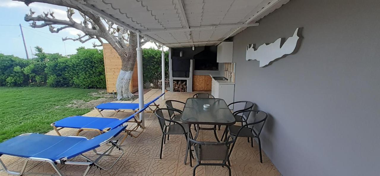 Petrakis Afrathias Garden House Villa Каламаки Екстериор снимка