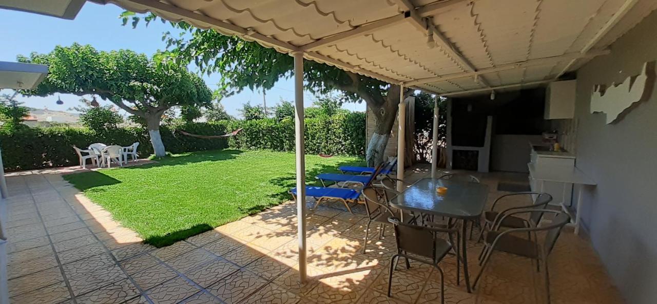 Petrakis Afrathias Garden House Villa Каламаки Екстериор снимка