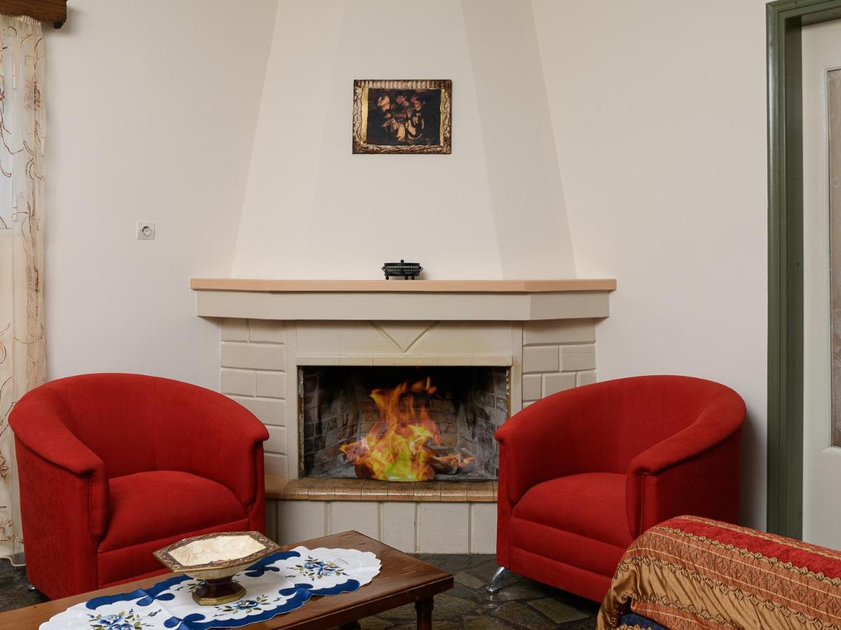Petrakis Afrathias Garden House Villa Каламаки Екстериор снимка